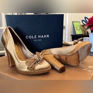 Cole Haan Nike Air insole gold satin heel- size 5. $25